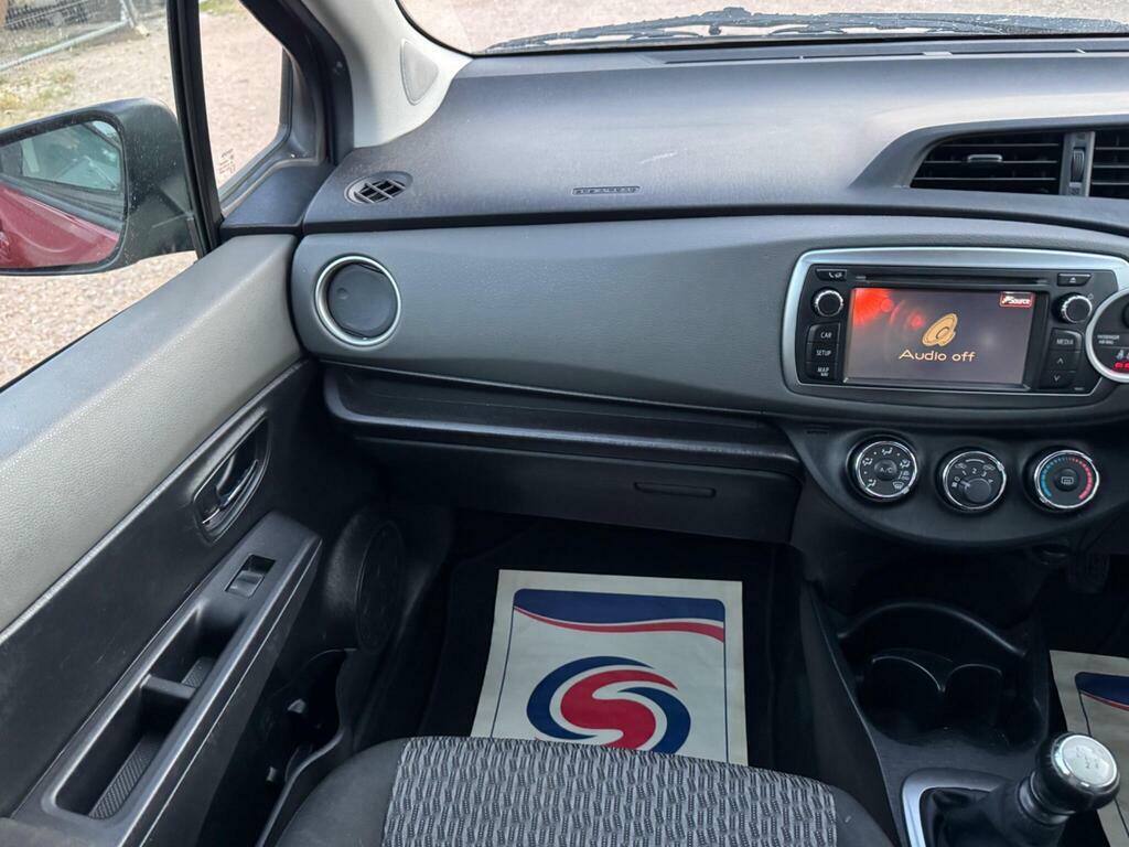 Toyota Yaris 1.0 Vvt-i T2 Red #46