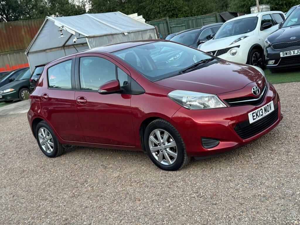 Toyota Yaris 1.0 Vvt-i T2 Red #2