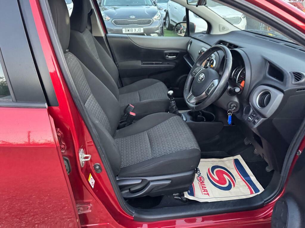 Toyota Yaris 1.0 Vvt-i T2 Red #40