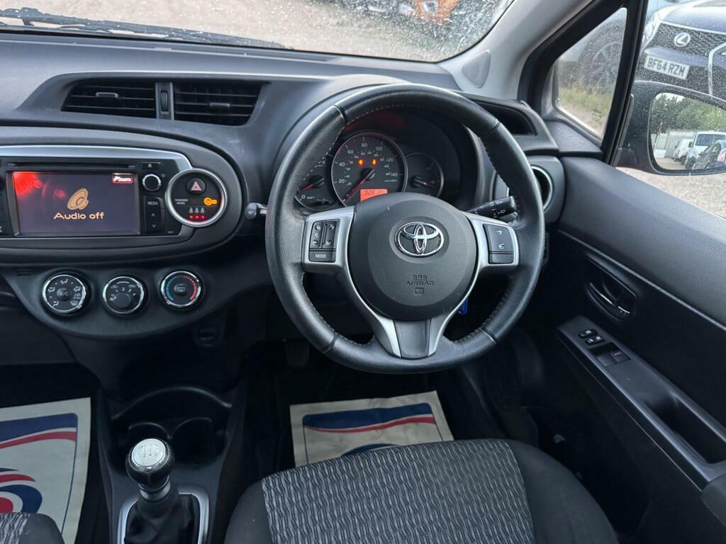 Toyota Yaris 1.0 Vvt-i T2 Red #48