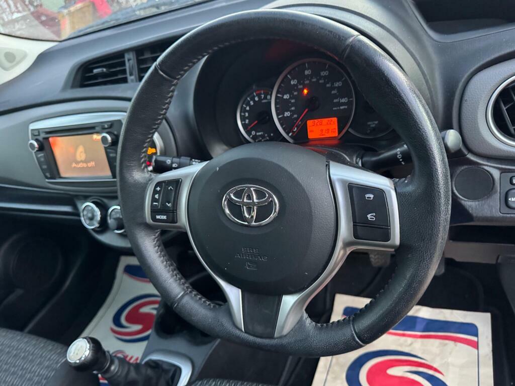 Toyota Yaris 1.0 Vvt-i T2 Red #49