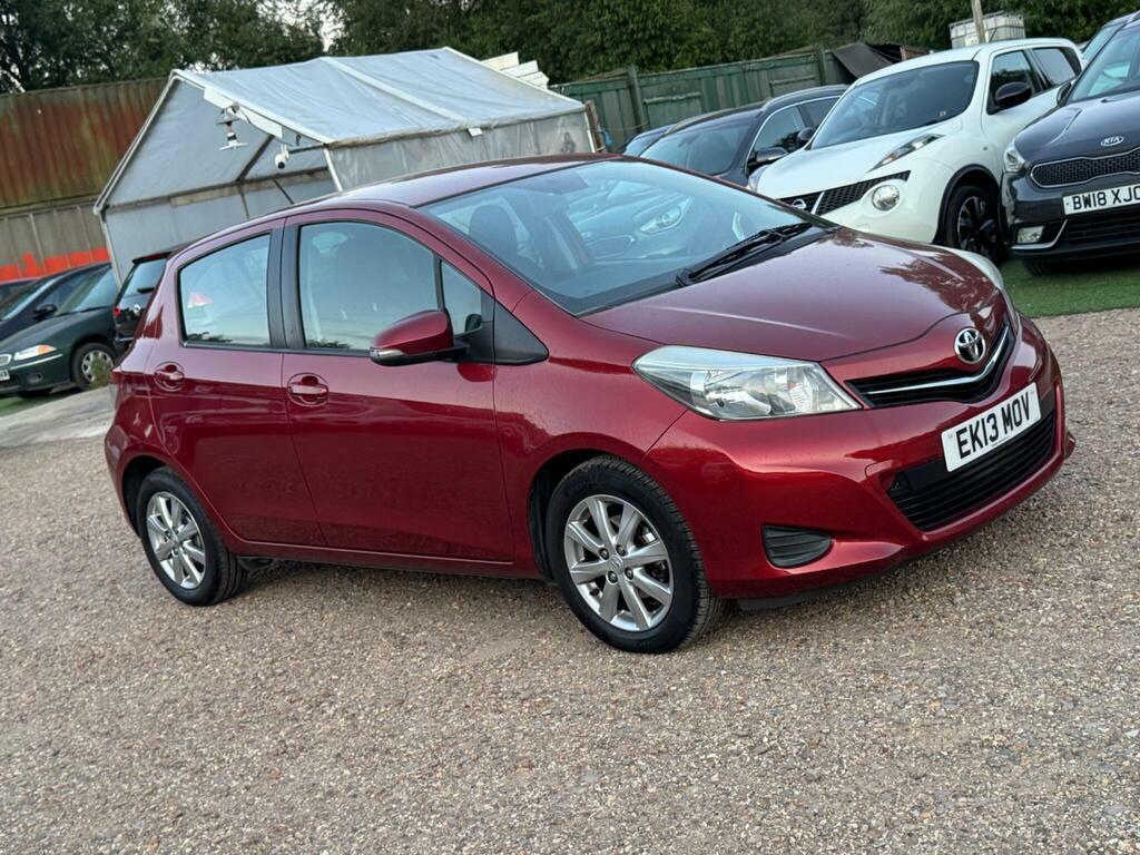 Toyota Yaris 1.0 Vvt-i T2 Red #1