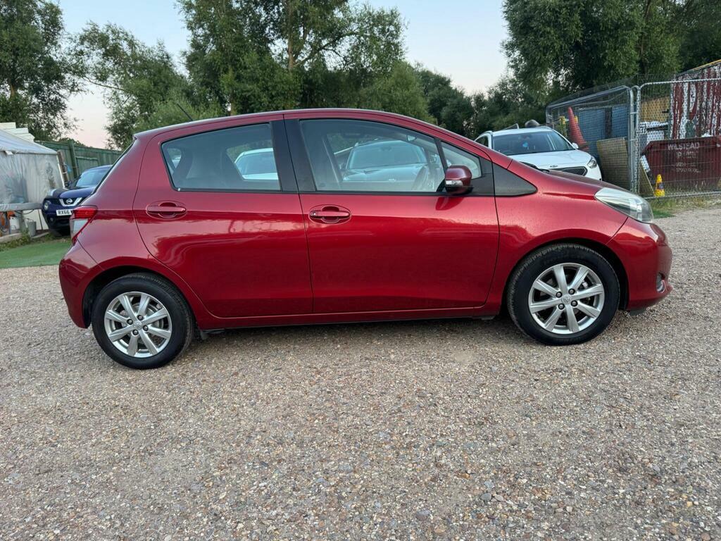 Toyota Yaris 1.0 Vvt-i T2 Red #38