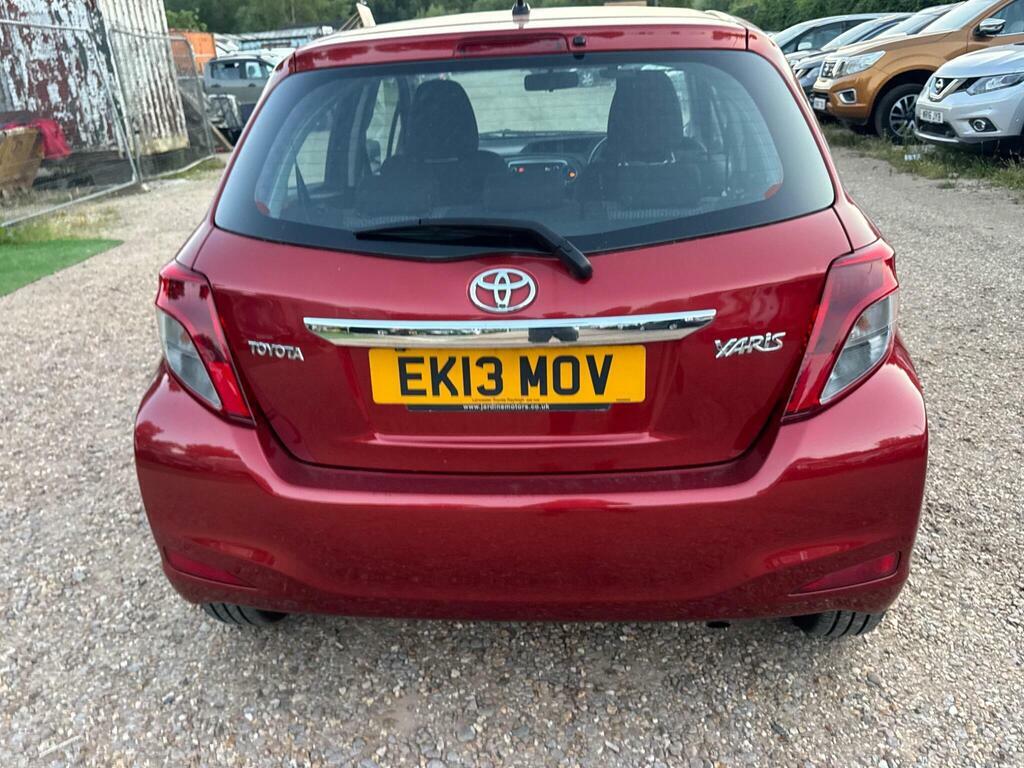 Toyota Yaris 1.0 Vvt-i T2 Red #32