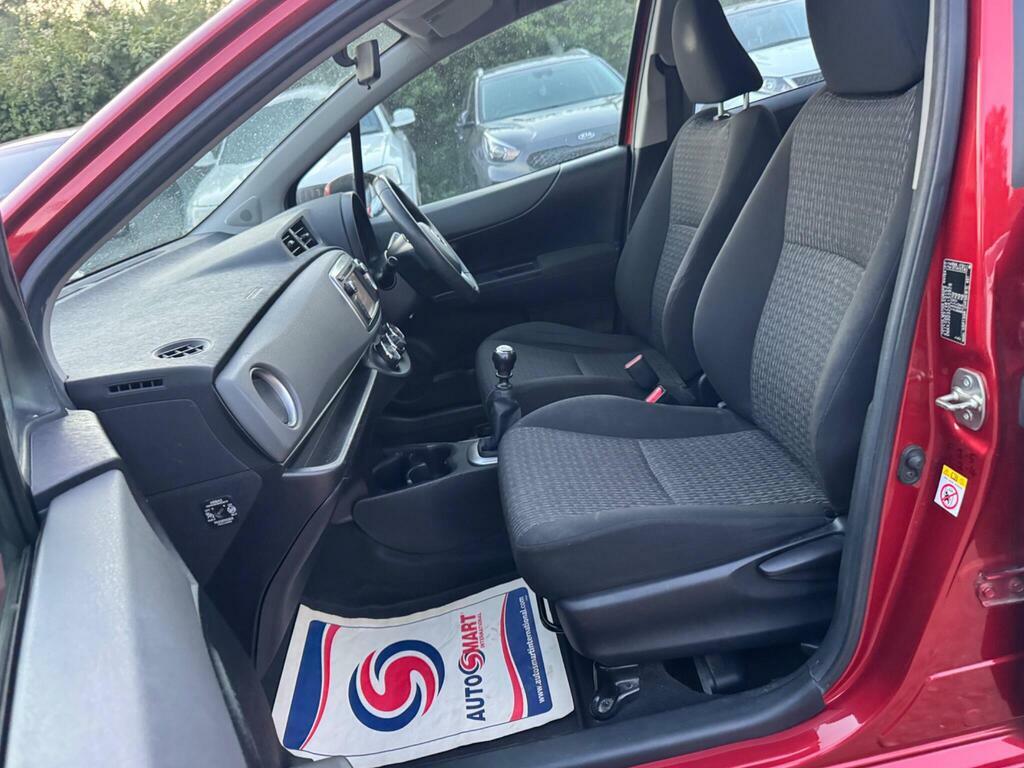 Toyota Yaris 1.0 Vvt-i T2 Red #44