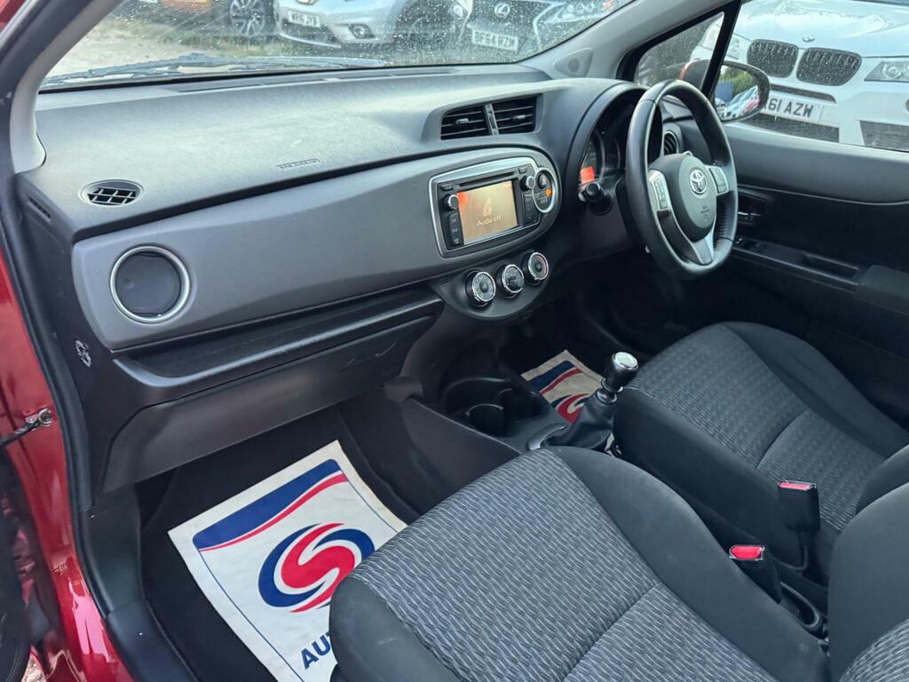 Toyota Yaris 1.0 Vvt-i T2 Red #42
