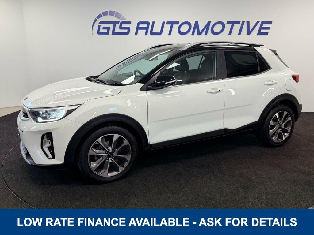 Kia Stonic Suv White