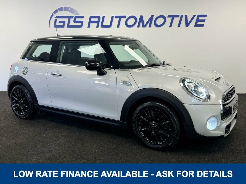 Mini Hatch Cooper S Classic Silver