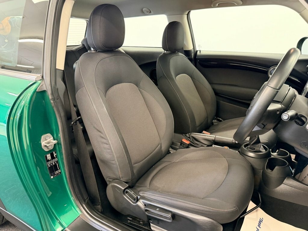 Mini Hatch Cooper Classic YM21KVP Green #2