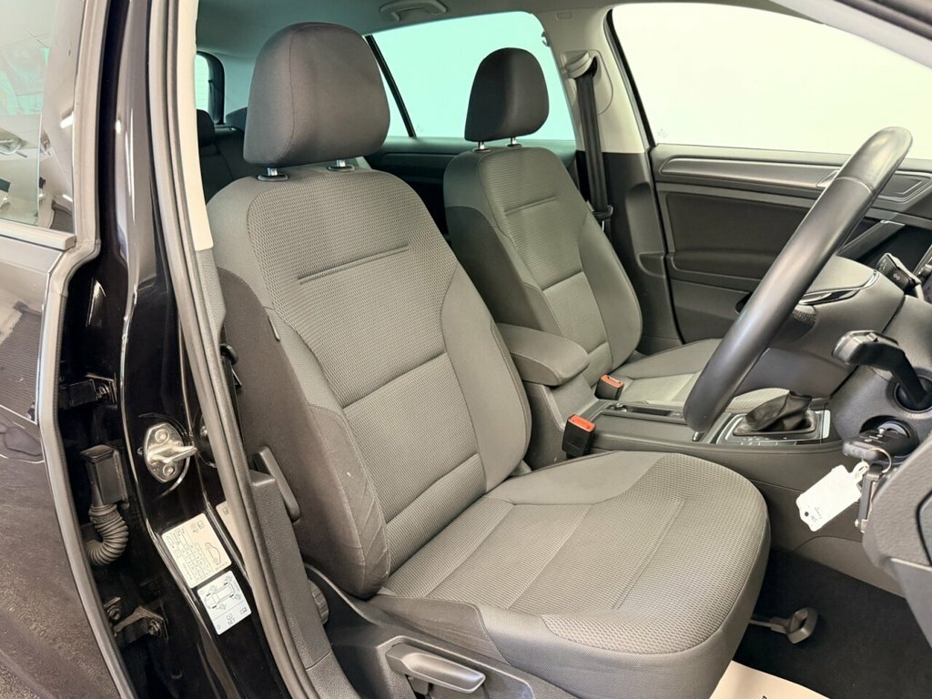 Volkswagen Golf Hatchback GV69LYC Black #2