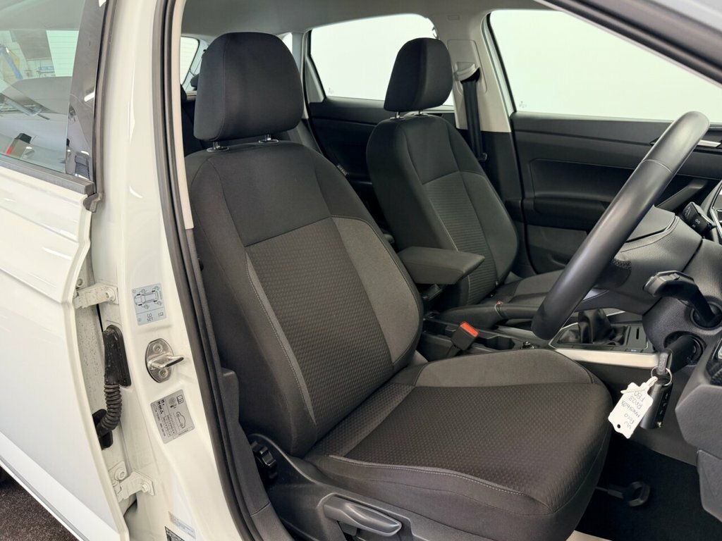 Volkswagen Polo Hatchback RA23FBO White #2