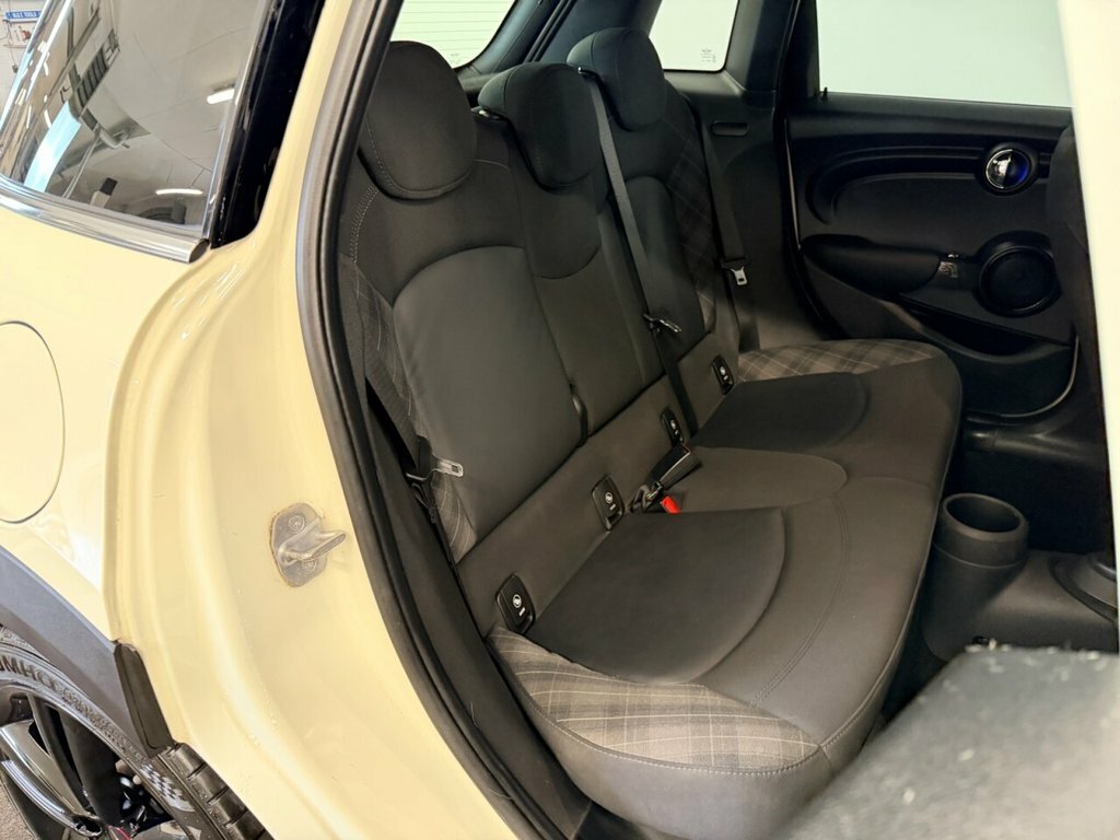 Mini Hatch Hatchback YE19TFX White #4