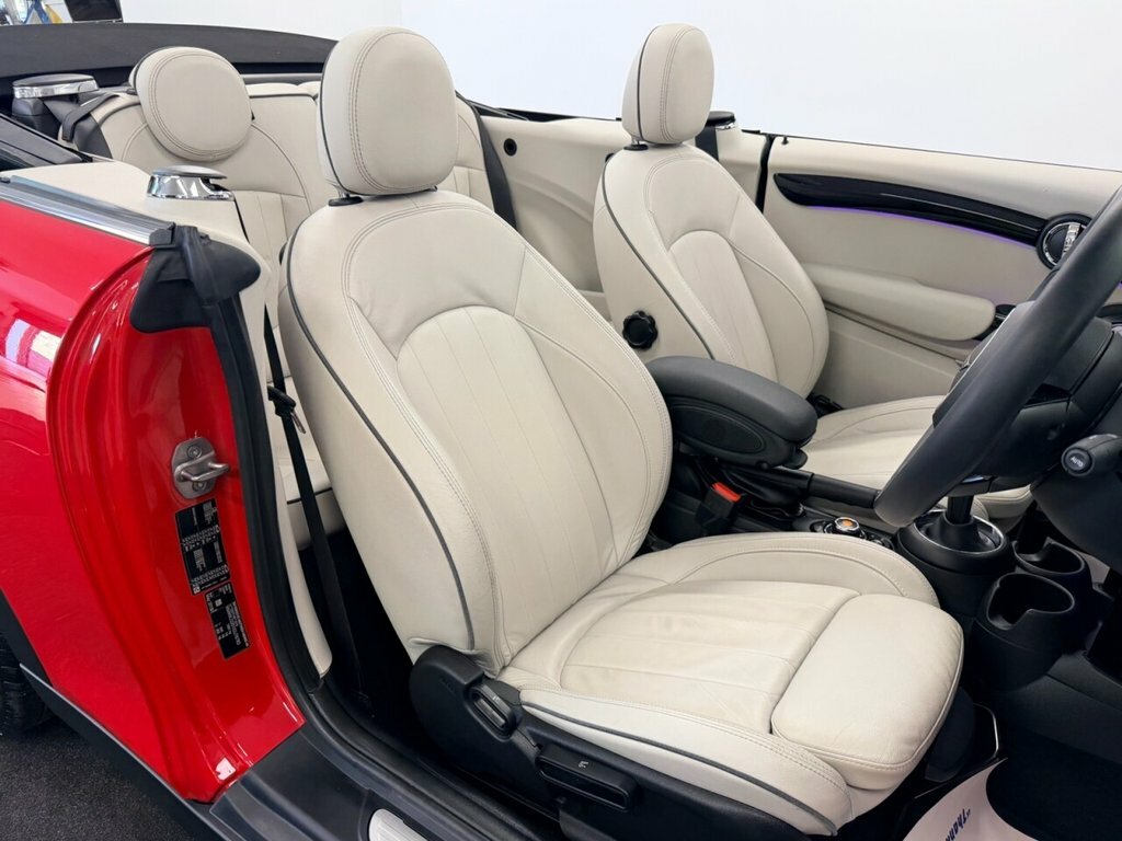 Mini Convertible 1.5L Cooper Exclusive Red #2
