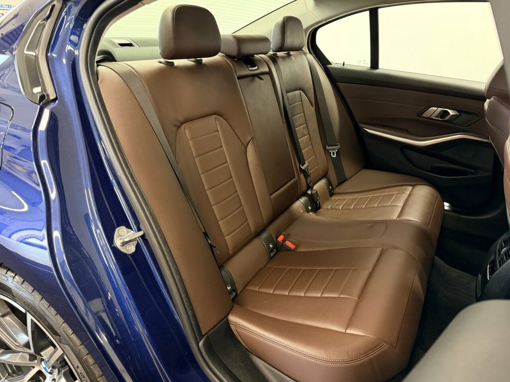 BMW 3 Series Saloon GJ70OGP Blue #4