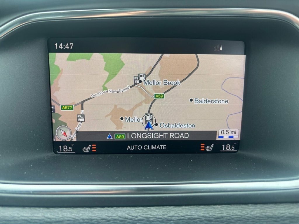 Volvo V40 2L R-design Nav Plus Silver