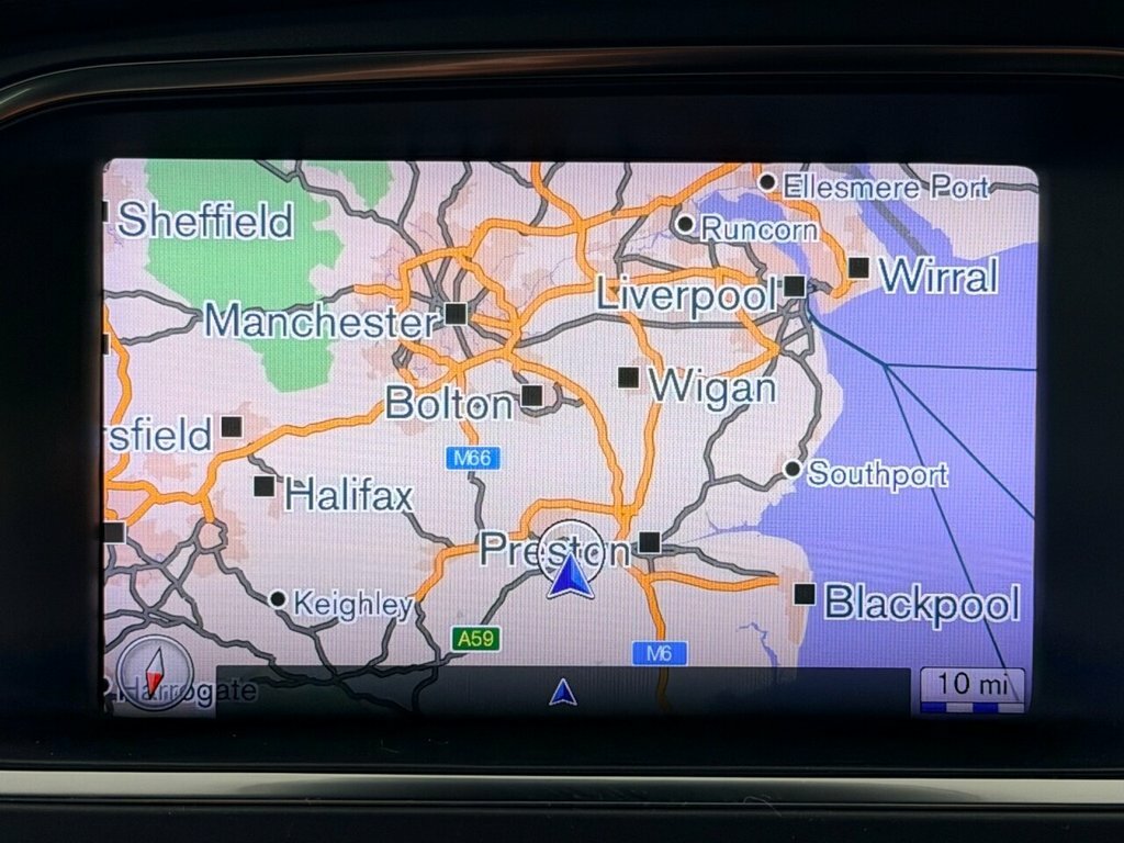 Volvo V40 2L R-design Nav Plus Silver