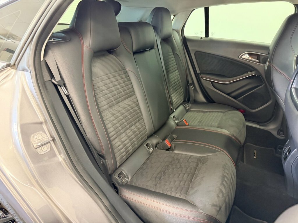 Mercedes-Benz CLA Class Cla 200 Amg Line Edition Grey #4