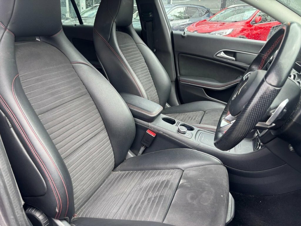 Mercedes-Benz CLA Class Cla 200 Amg Line Edition Grey #2