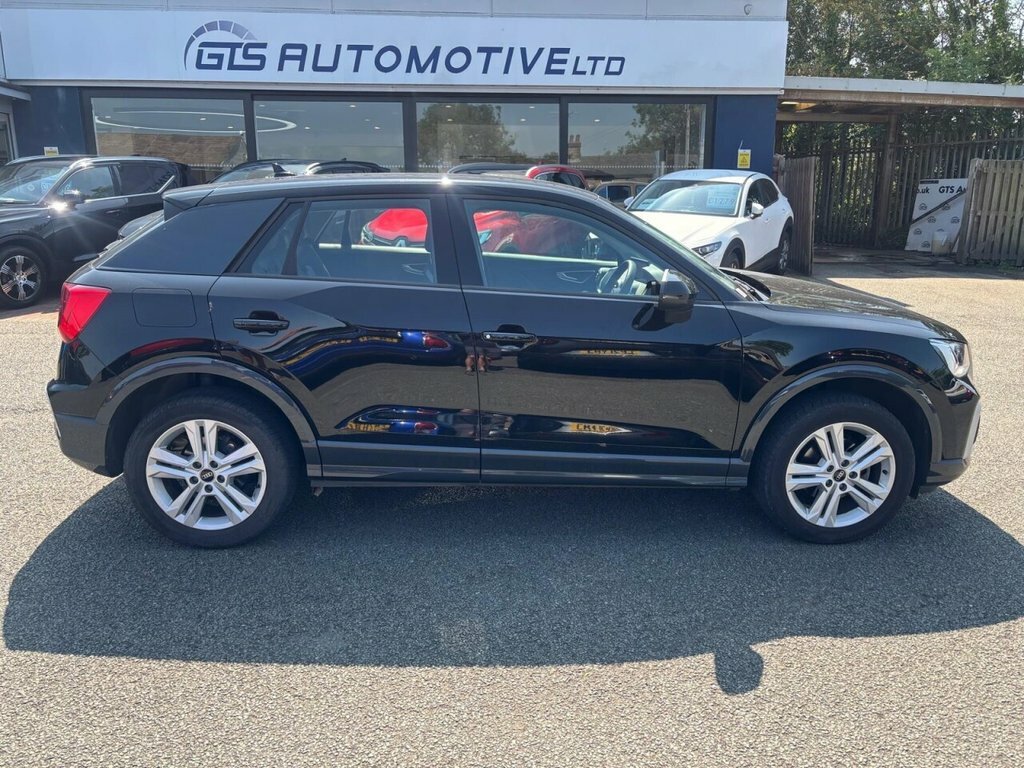 Audi Q2 Suv ST73YVC Black #5