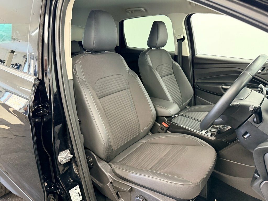 Ford Kuga 2L Titanium Edition WV69CRZ Black #3