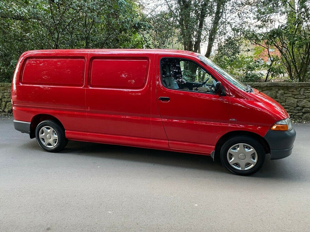 Toyota HiAce Panel Van 2.5 300 D-4d Rwd L2 H1 Ac 200303 Red