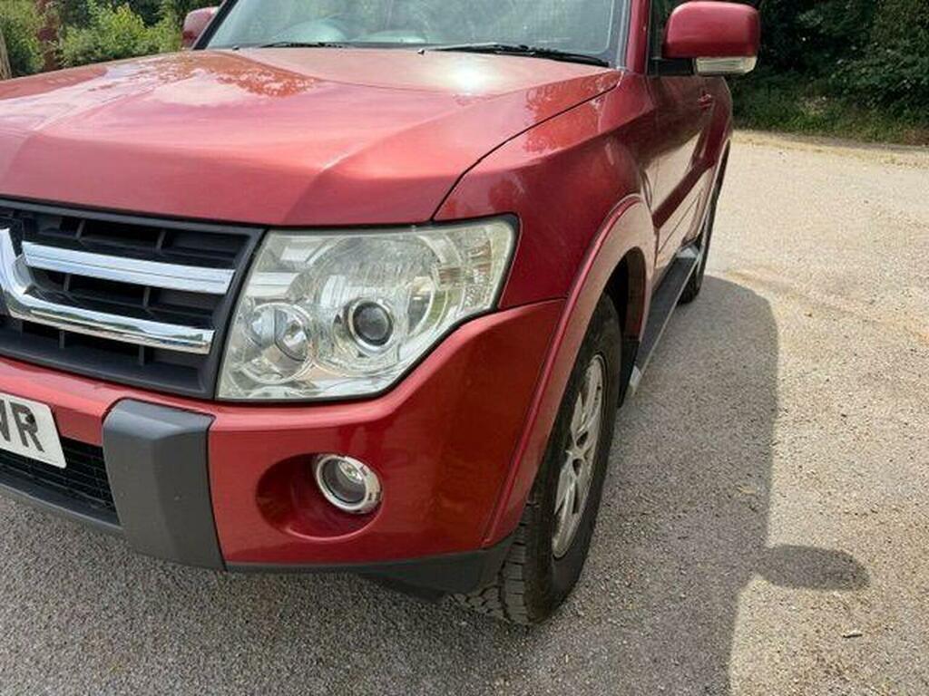 Mitsubishi Shogun Elegance Black #11