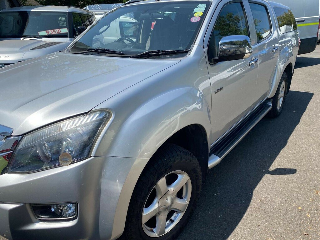 Isuzu D-Max Pickup 2.5 Td Yukon 4X4 201717 Silver #3