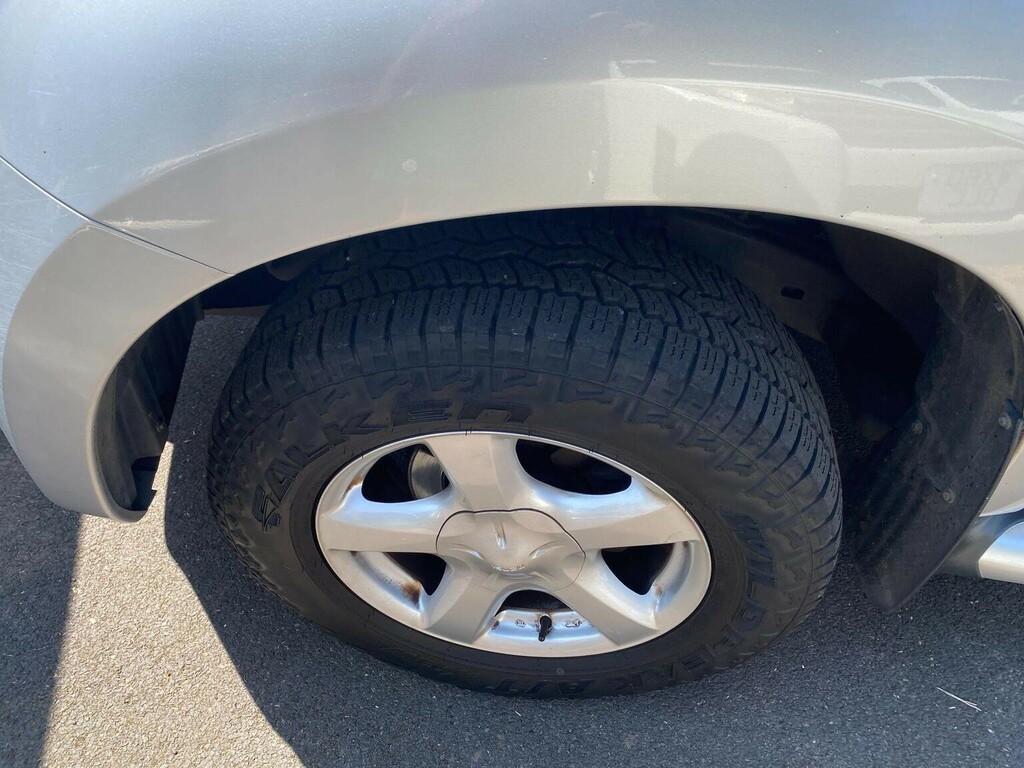 Isuzu D-Max Pickup 2.5 Td Yukon 4X4 201717 Silver #4