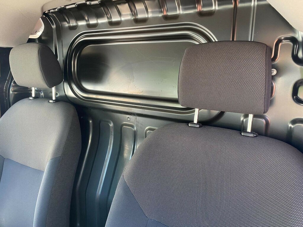 Nissan e-NV200 E Acenta 108 Bhp White #18