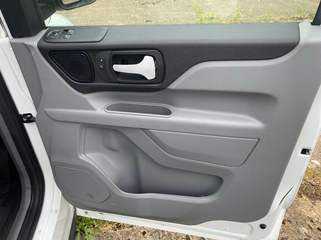 LEVC VN5 Panel Van 31Kwh City Euro 6 Range Extend White #6