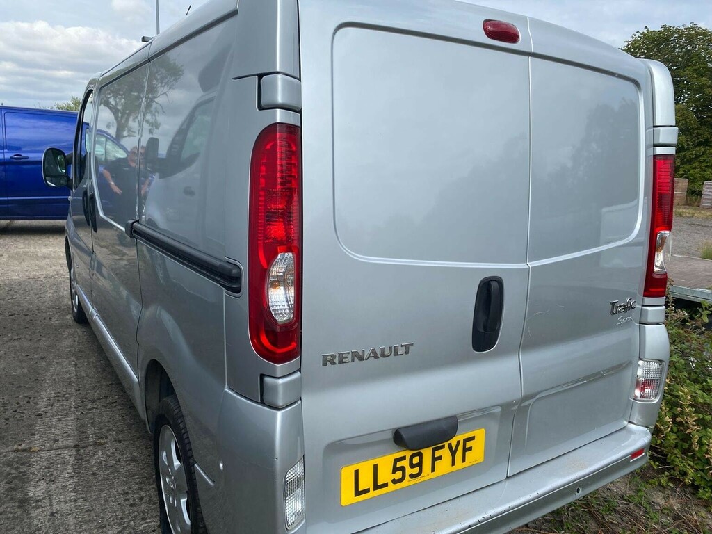 Renault Trafic Sport 29 No Vat U31132 Silver #3