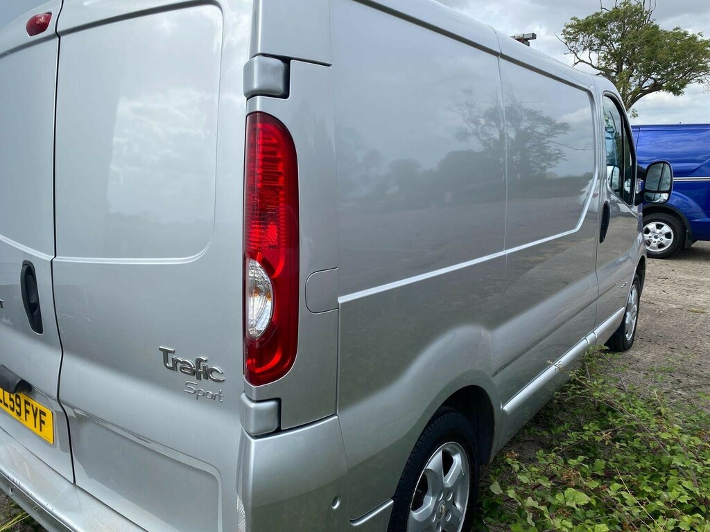 Renault Trafic Sport 29 No Vat U31132 Silver #4