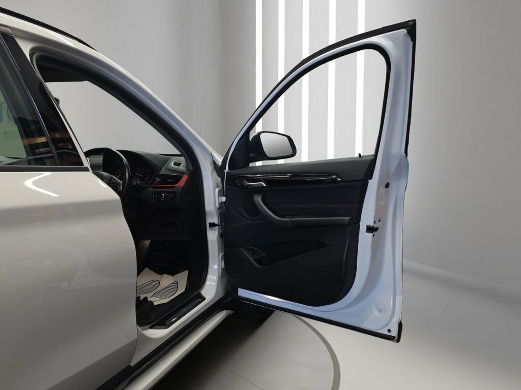 BMW X1 Xline Black #14