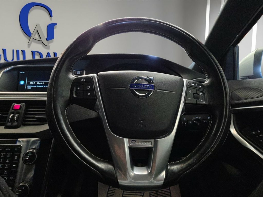 Volvo V40 2.0L D3 R-design Nav 148 Bhp Silver #17