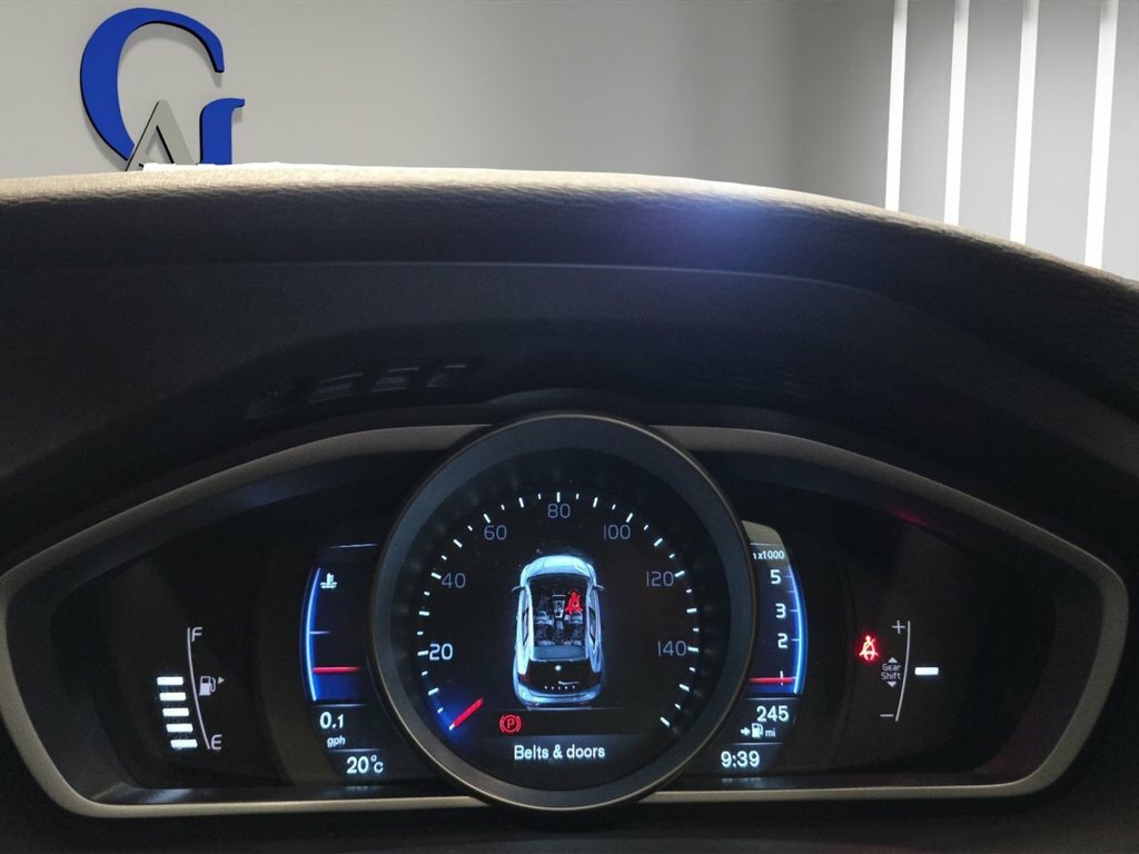Volvo V40 2.0L D3 R-design Nav 148 Bhp Silver #18