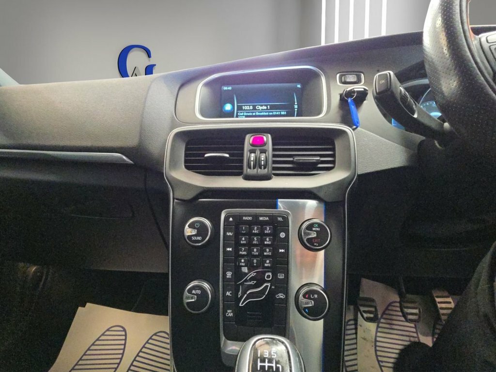 Volvo V40 2.0L D3 R-design Nav 148 Bhp Silver #19