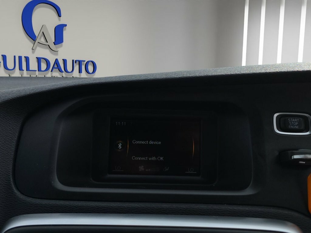 Volvo V40 1.6 T2 R-design 118 Bhp Blue #20