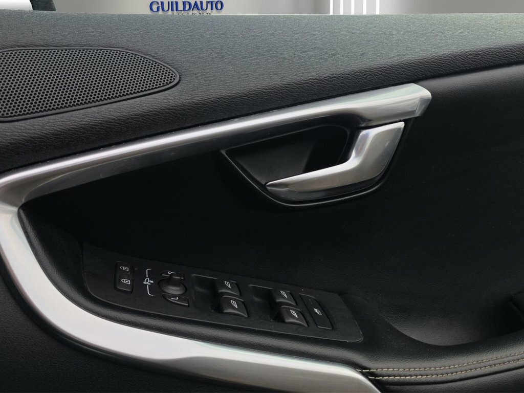 Volvo V40 1.6 T2 R-design 118 Bhp Blue #25