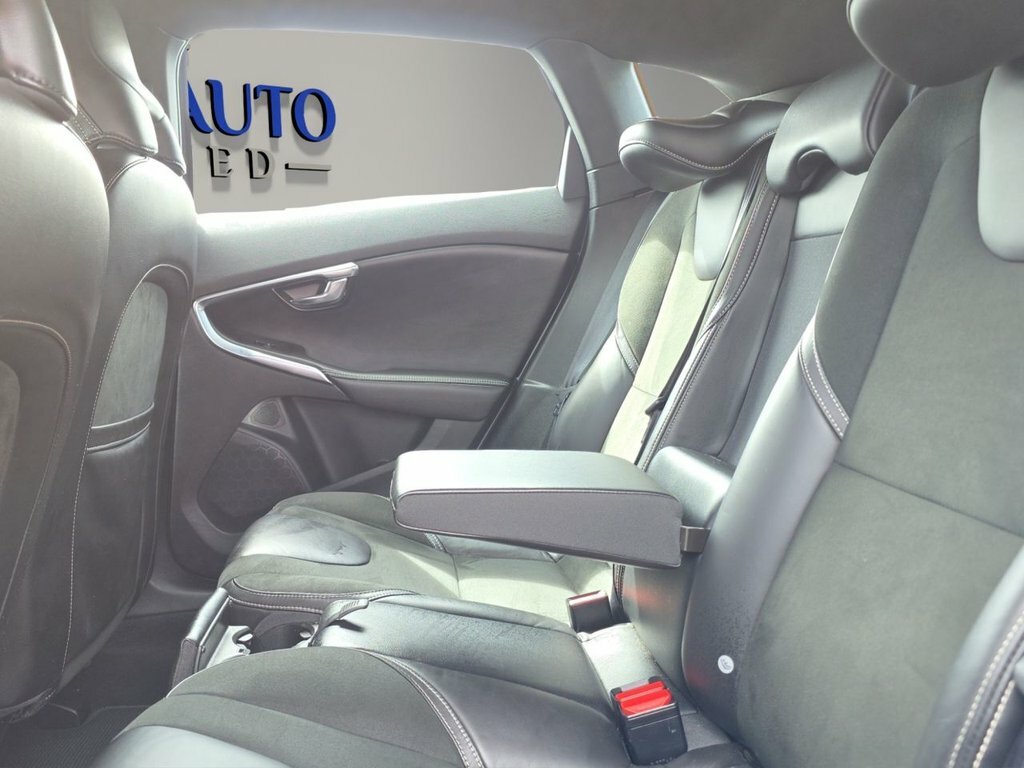 Volvo V40 1.6 T2 R-design 118 Bhp Blue #26