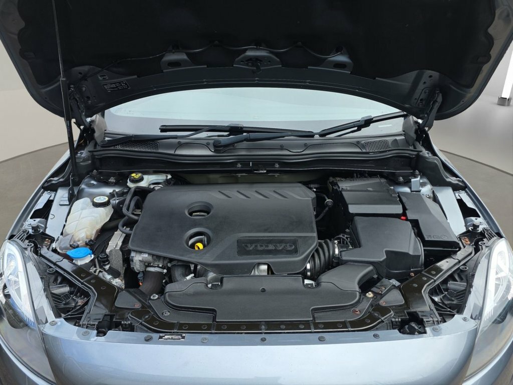 Volvo V40 1.6 T2 R-design 118 Bhp Blue #27