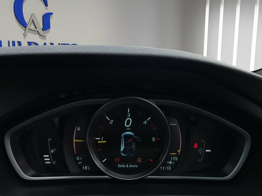 Volvo V40 1.6 T2 R-design 118 Bhp Blue #19