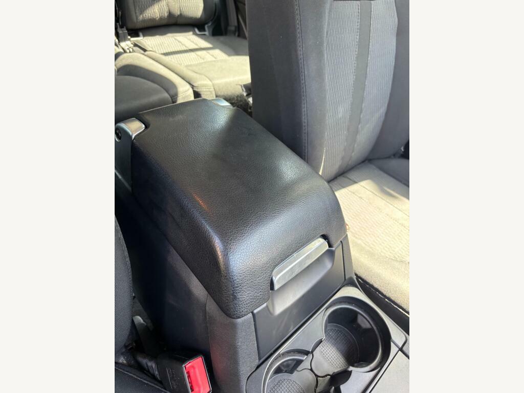 Land Rover Discovery 4 D-max Yukon White #34