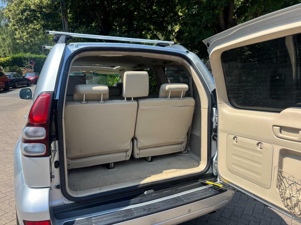 Toyota Land Cruiser Invincible D-4d 8Str Black #9