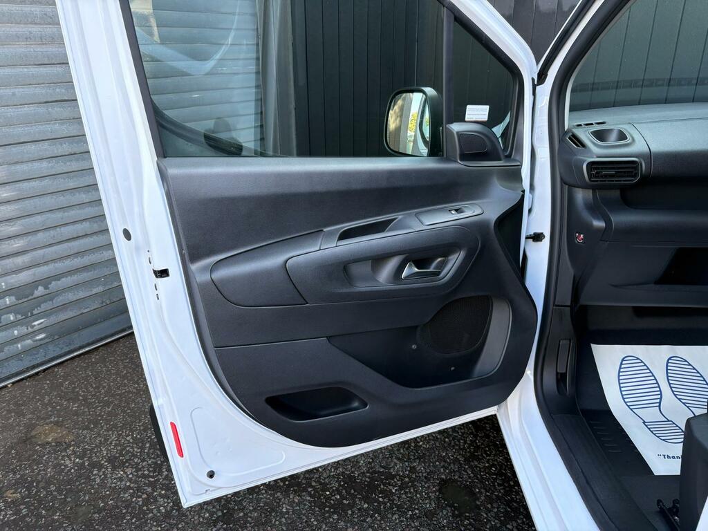 Peugeot Partner 1.5 Bluehdi 1000 Professional Standard Panel Van S #32
