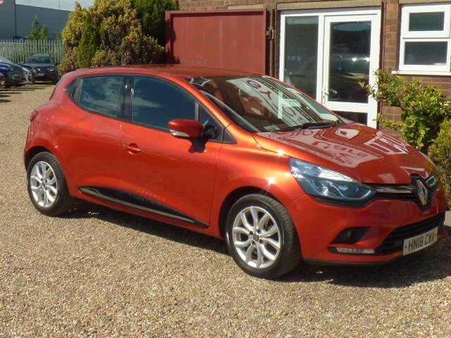 Renault Clio Hatchback 1.2 Dynamique Nav 1.2 16V 75 15 Months W Red