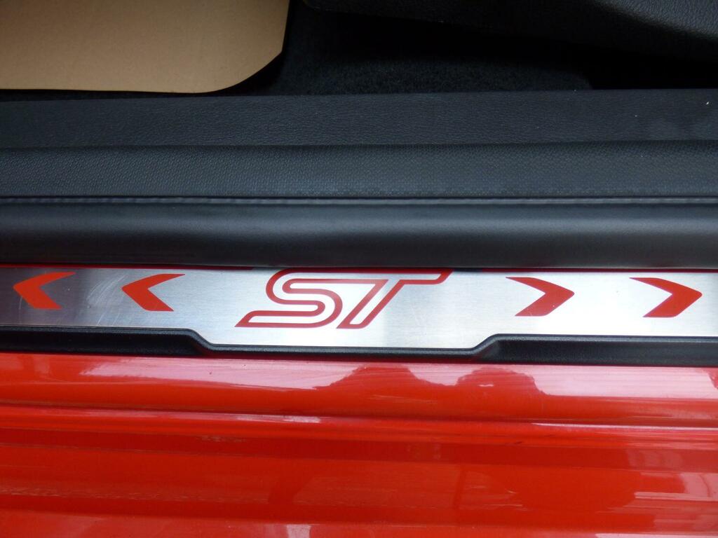 Ford Focus Other 1.0T Ecoboost Zetec S Euro 6 Ss 201515 Red #11
