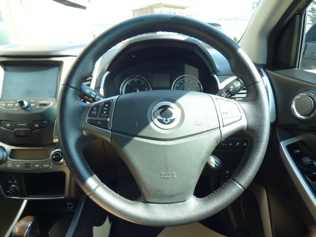 SsangYong Korando White #10
