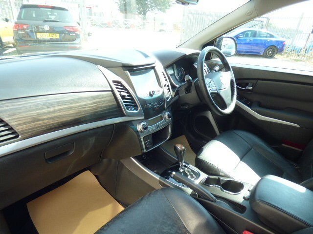 SsangYong Korando White #8
