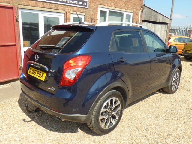 SsangYong Korando White #21