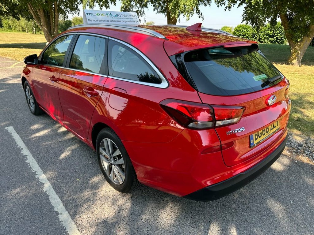 Hyundai I30 1L Se Nav Red #6
